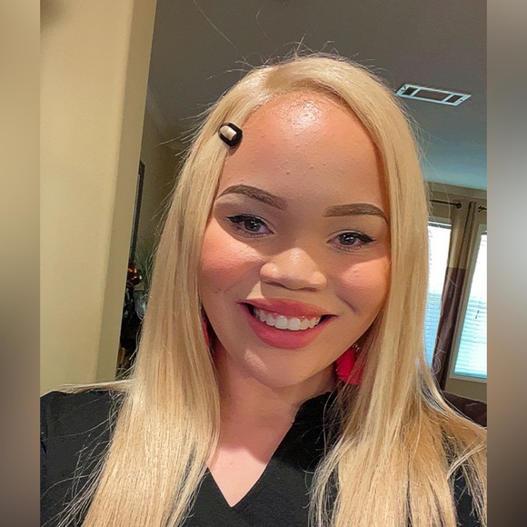 Meet your Posher, Jamiah - Picture 1 of 4